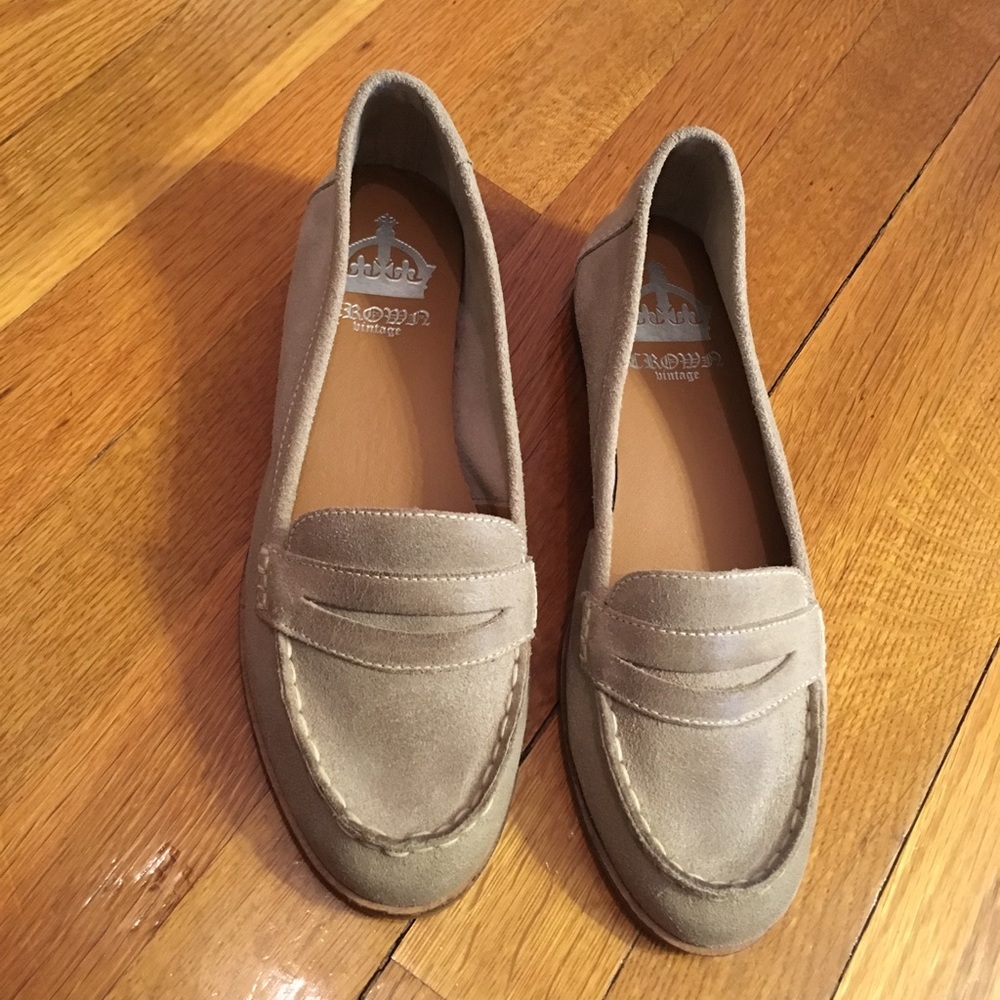 Crown Vintage leather loafers size 8 NWOT